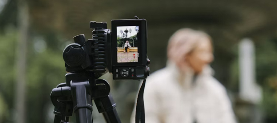 Influencer grabando en hotel, marketing de influencer