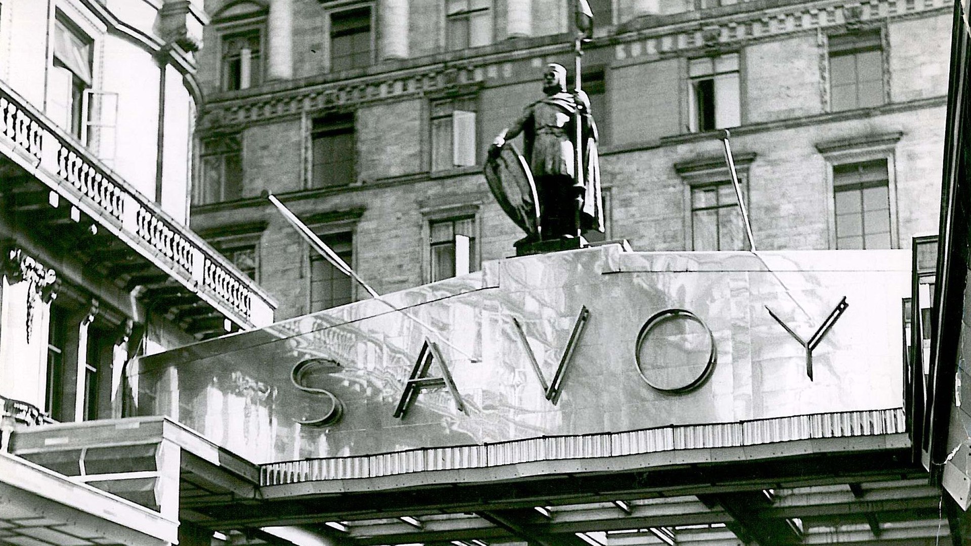 la mítica historia del hotel savoy